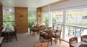 Hotel / Restaurant Post - Image 4