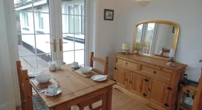 Woodside Guest House - Image 2