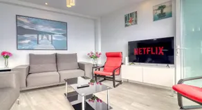 Central Modern Apartment with Private parking & Ocean view & Coffee corner - Image 3