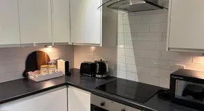 Beautiful 2 bedroom entire home - Image 4