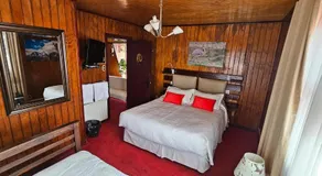 La Casa Guesthouse - Image 2