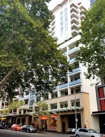 Liv Apartments Haymarket - Image 4