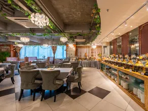 Overseas Chinese Hotel - Image 3