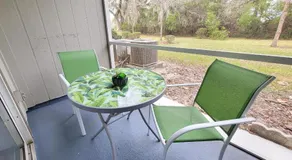 Spacious 2BR 2BA Suite - Walk to Mall & Hospitals - Image 4