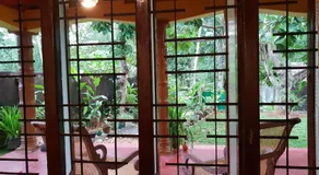 R&N Yellow House - Image 3