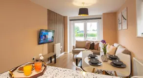 The Monument Apartment, 2 Bedrooms, 2 Bathrooms, Private Balcony, Open Plan kitchen, Recently Renovated, Code-Access Development, Free Multi Car Park, Ideal Location - Image 2