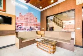 OYO 71074 Hotel The Grand Aryakul - Image 3