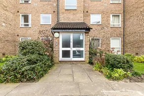 Bright 2-Bed Home Near Putney Riverside - Image 5