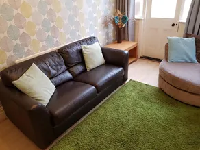 Liss Budget Rooms - Image 2