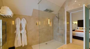 Cae Court Hotel - Image 2