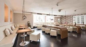 Retro Design Hotel - Image 2