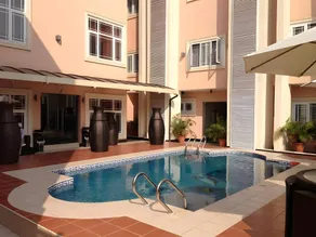 Grandbee Suites - Image 4