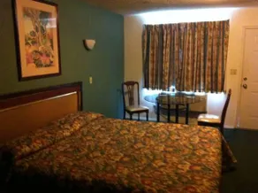 Royal Inn - Image 5