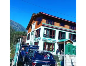 Goroomgo Fiza Guest House Pahalgam - Image 4