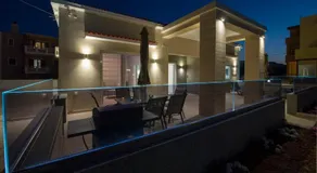 Luxury Villa Eva-Mari with jacuzzi, 50m from the beach - Image 4