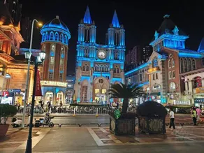 Yeste Hotel Wuhan Optics Valley Plaza Pedestrian Street Metro Station - Image 4