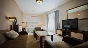 Hotel Rokoko Košice - free parking - Image 2