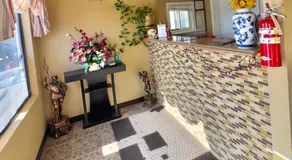 Budget Inn - Image 4