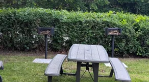 1 bedroom 7 min walk to beach Pets FREE Parking - Image 5