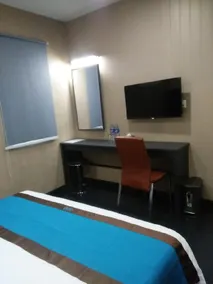 Nine Days Hotel - Image 4
