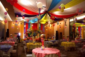 Grand Astoria Hotel - Image 5