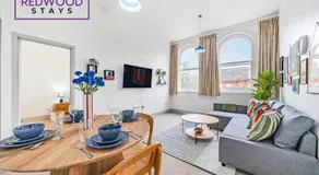 Modern 1 Bed 1 Bath Apartment for Corporates & Contractors, Free Parking, Wi-Fi & Netflix By Redwood Stays - Image 2