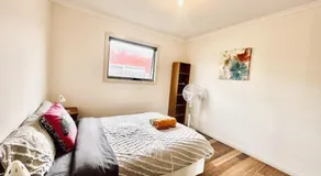 Entire Unit in Penguin with Free Parking - Image 2