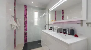 SEA VIEW 2BR TOPLOCTAION Heated pool 5 min to beach - Image 2