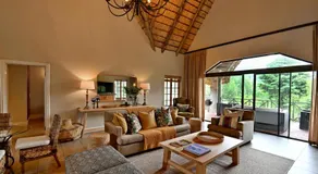 Champagne Castle Hotel - Image 2