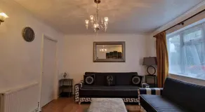 Detached 3 Bedroom House in Leicester with Private Parking - Image 2