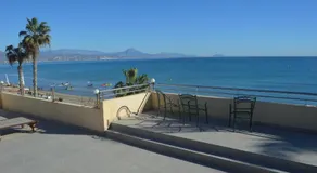 Excepcional Apartamento LOFT a pie de playa en CHALET ROQUETES - Image 4