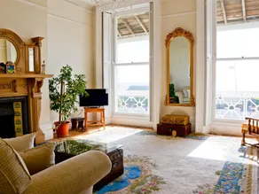 Beach View Apartment - Image 5