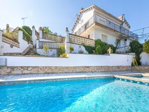 Villa in Lloret de Mar mit herrlichem Meerblick - Image 3