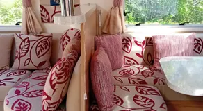 Railway cottage caravan - Image 2