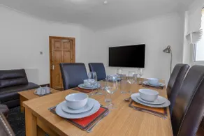 3 Bedroom Apartment - Glasgow Cromdale St - Sleeps 5 - Contractors, Business & Relocations - Free Parking - Image 5