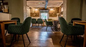 Queens Head - Image 4