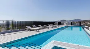 Luxury apartment with Brindabella views - Image 3