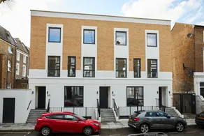 Hammersmith Mews by Viridian Apartments - Image 3