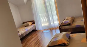 Vreshtat e Liqenit-Ezerski Llozja - Image 2