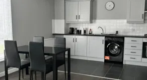 2 Bedroom Ground Floor Apartment - Image 5