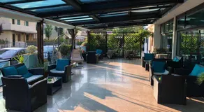 Hotel Mirage - Image 4