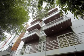 Townhouse Peeragarhi Chowk - Image 5