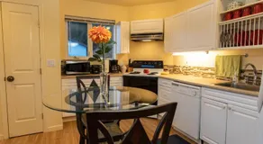 Kelli Creek Cottage - REDUCED PRICE ON TOURS - Image 5