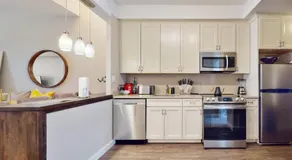 Chic River North Retreat - Image 4
