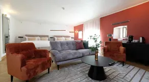 The Three Sisters Hotel - Image 2