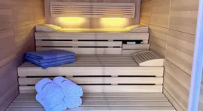 KITZ DELUXE SUITE 1 & 2 im Zentrum mit eigenem SPA & PARKEN by belle-stay - Image 4