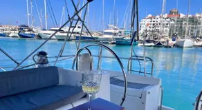 LUXURY YACHT STAY "White Dove" sleeps 6 - Image 5
