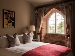 The Manor House Inn - Image 1