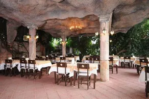 HOTEL SIESTA - Image 1