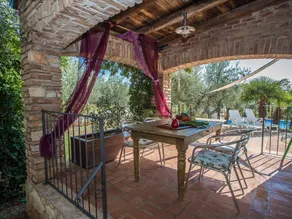 Quaint Holiday Home with Swimming Pool in Kaštelir - Image 4